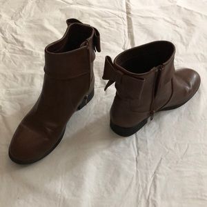 Girls brown boots